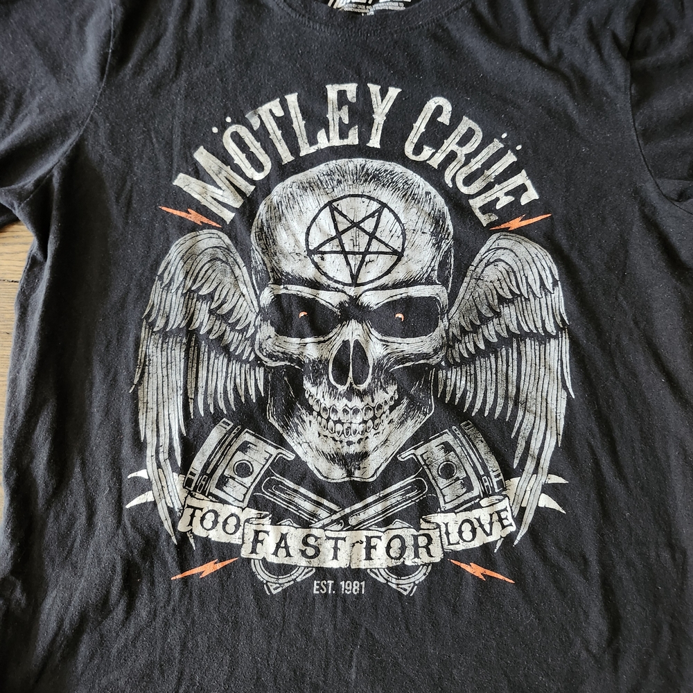 Mötley Crüe T-Shirt, Size Large